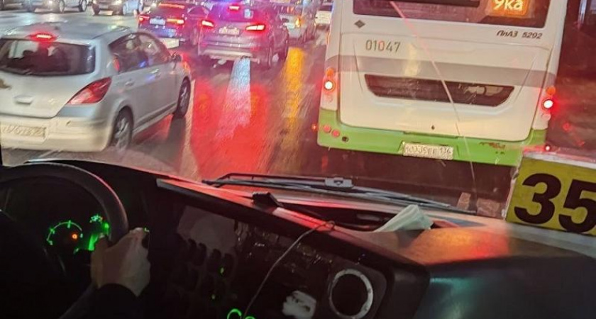 В Воронеже образовались 8-балльные пробки