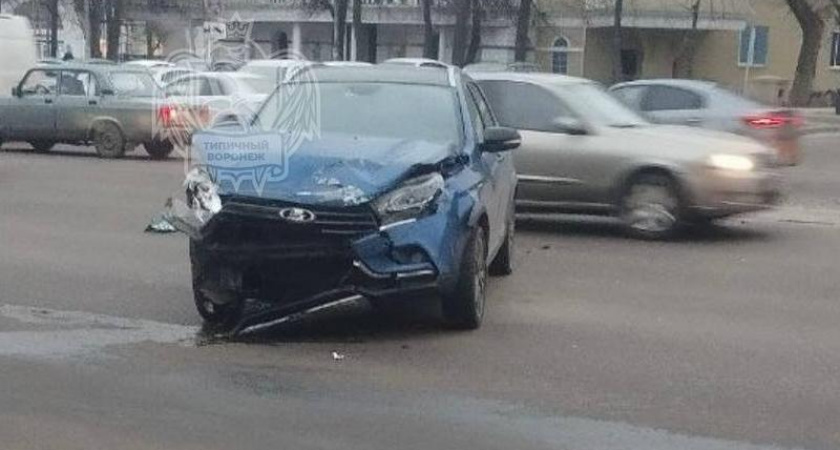 В центре Воронежа произошли две аварии с образованием пробок