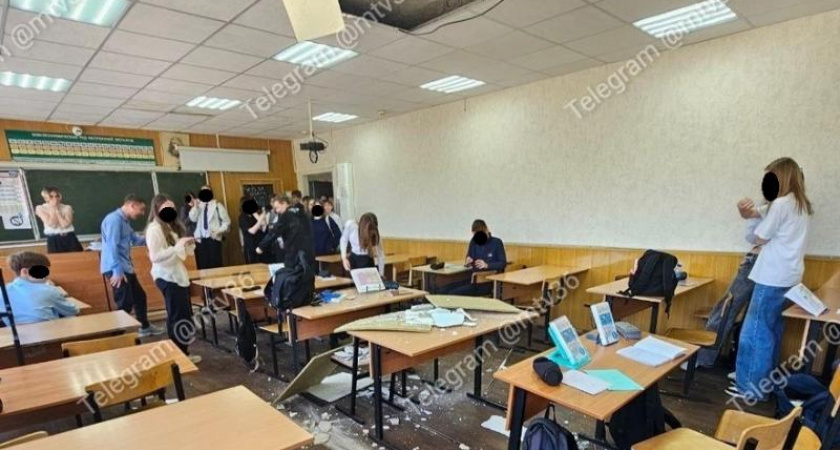 В школе №47 Воронежа обрушился потолок
