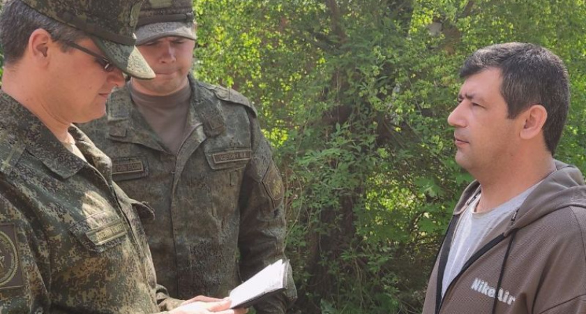 Военные в Воронеже проверили мигрантов и набрали 11 человек в армию