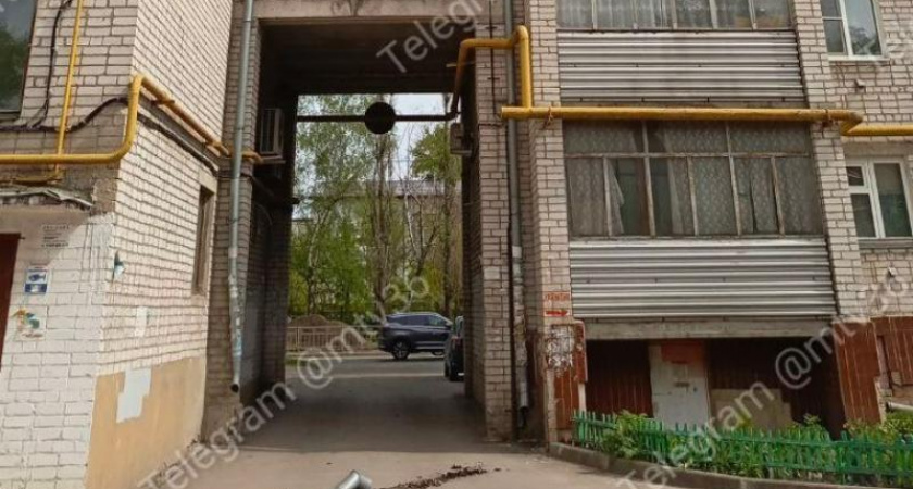 Обрушение трубы с многоэтажки в Воронеже обошлось без пострадавших