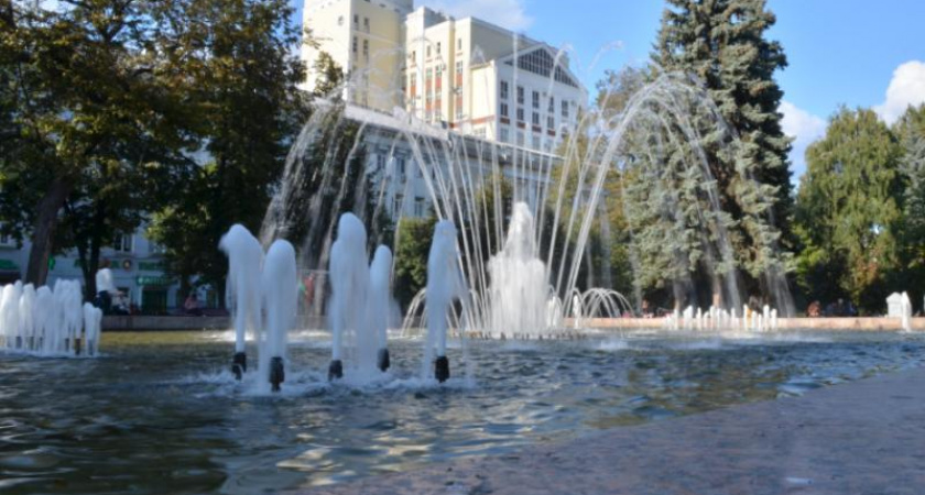 В Воронеже заработали два городских фонтана