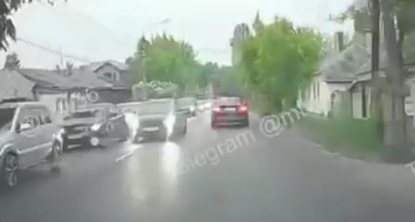В Воронеже водитель попался ГИБДД при попытке объехать пробку по встречке