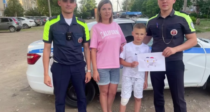 Полицейские доставили травмированного мальчика в больницу в Воронежской области