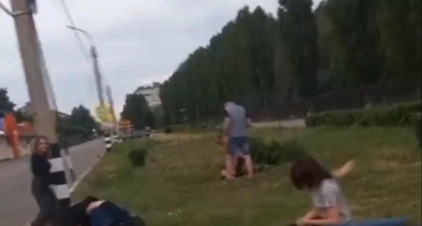 Массовая драка у кафе в Россоши попала на видео