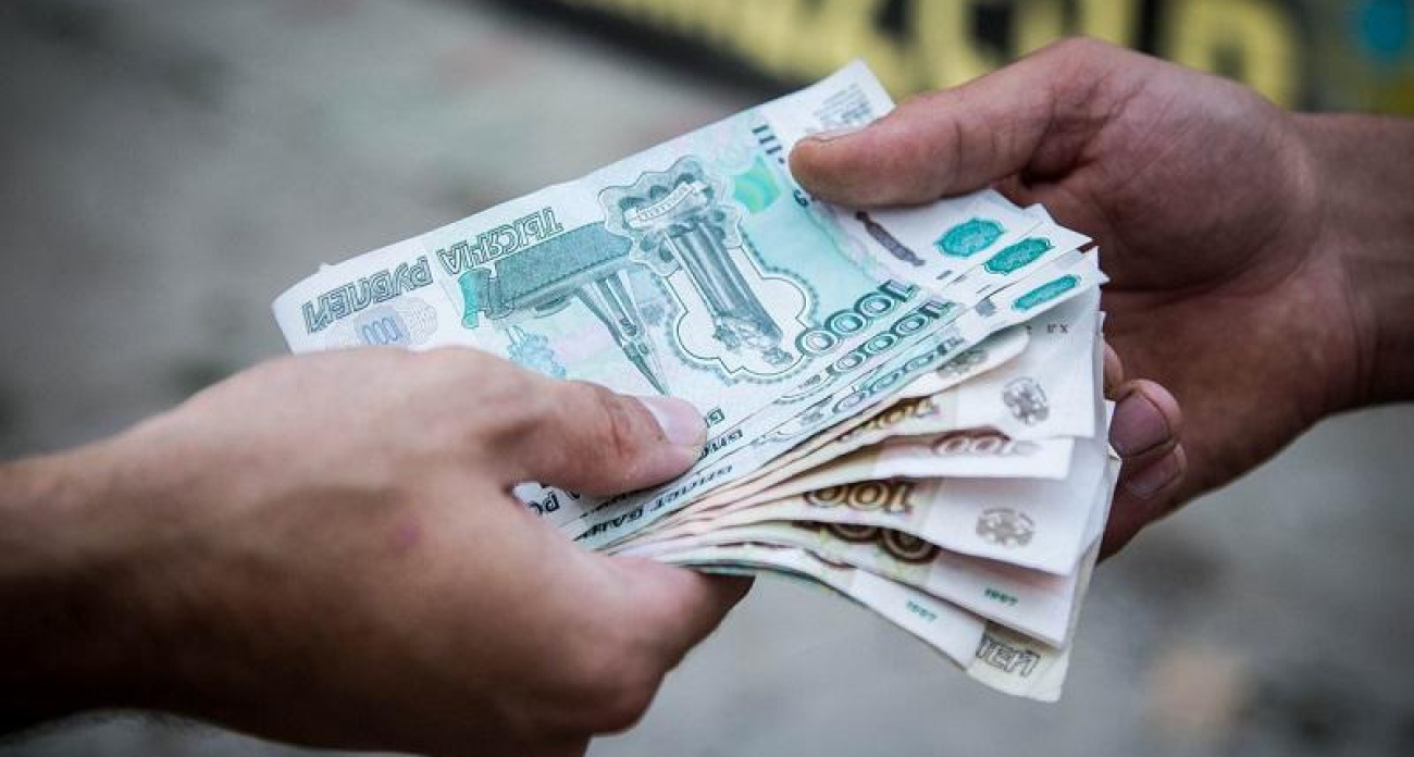 Замглавврача воронежской больницы получил 40 тысяч рублей взятки за контракт на лекарства