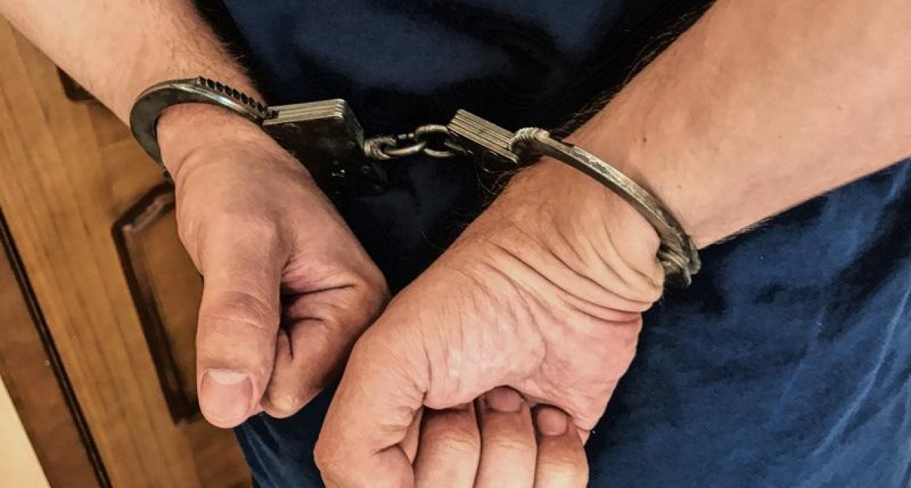 В Воронеже 42-летний мужчина украл алкоголь из супермаркета и попался на камерах видеонаблюдения