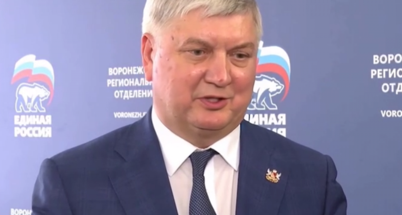 В Воронеже дипфейк с губернатором Гусевым "сообщил" о попадании дронов в самолеты