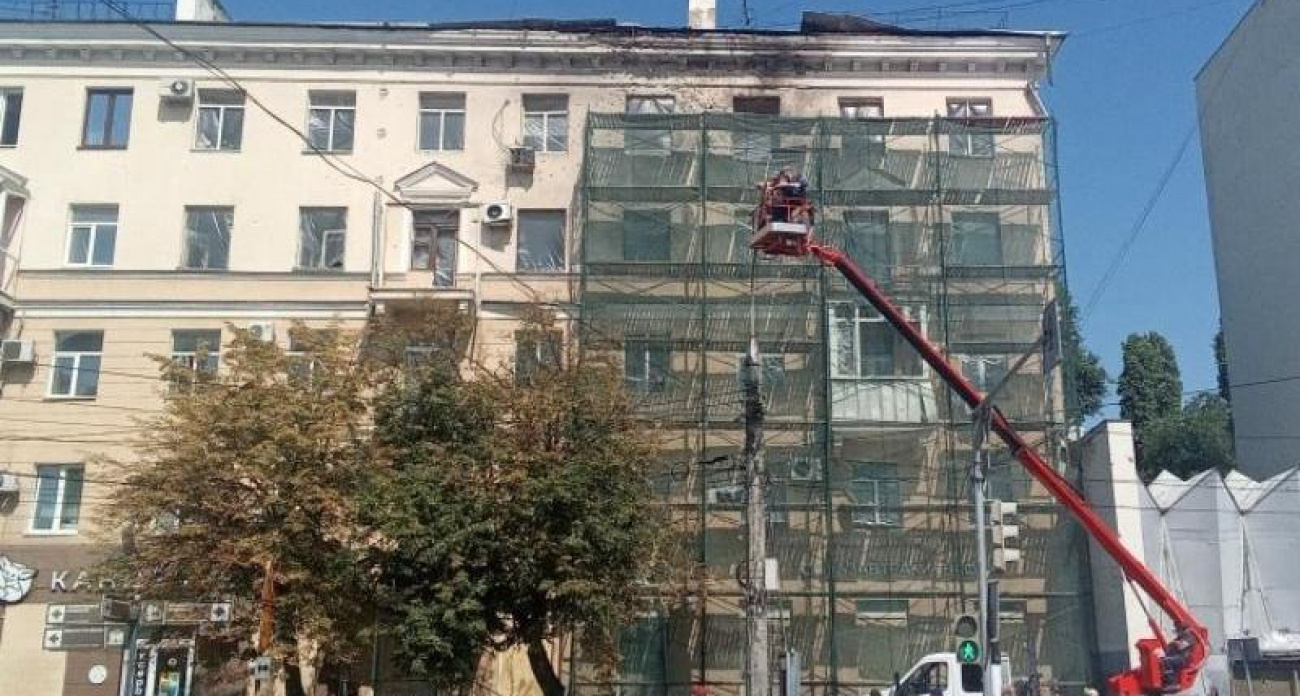 В Воронеже начали ремонт пятиэтажки, пострадавшей от атаки беспилотника 15 июля
