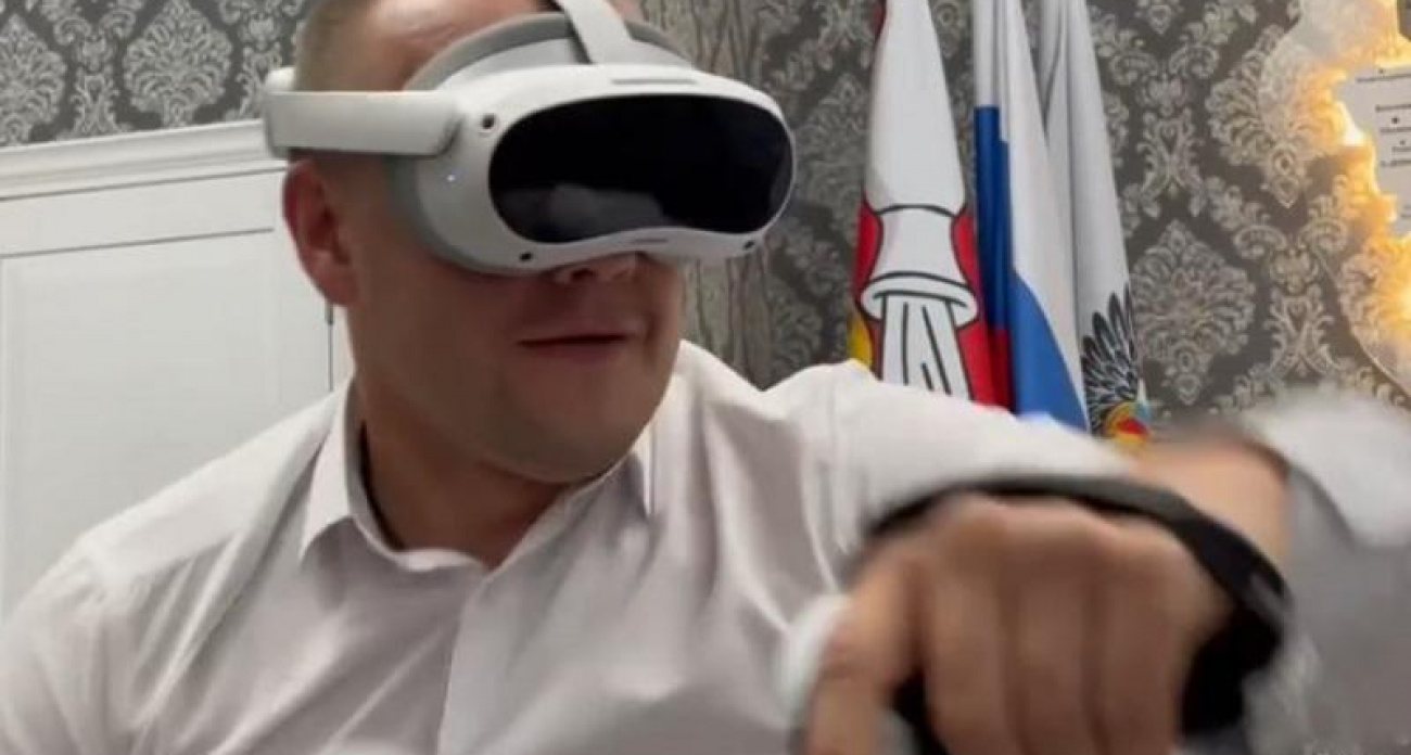 Воронежский министр спорта размахивал кулаками в пустоте, тестируя VR-бокс для новой спортивной дисциплины