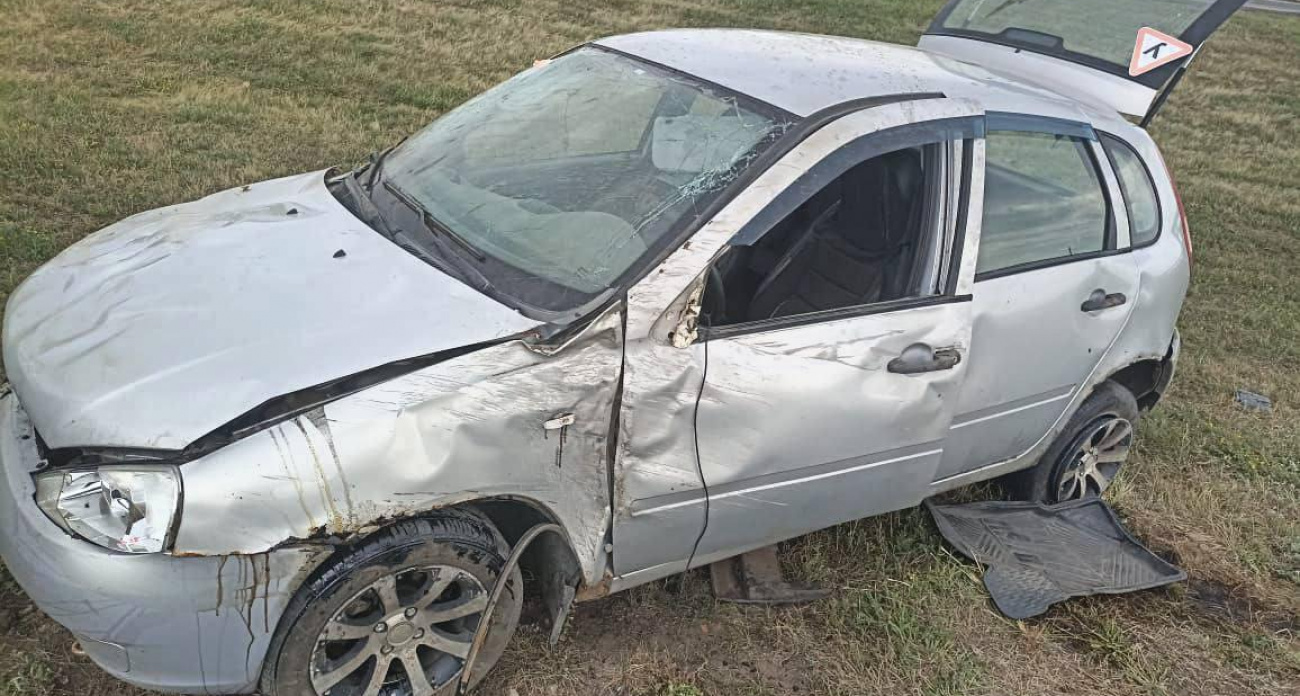 "Лада-Калина" врезалась в ограждение и опрокинулась: пенсионерка погибла на 610-м км М-4