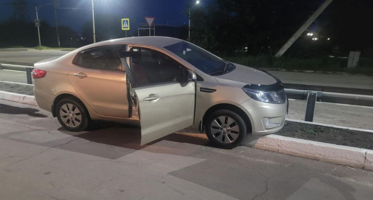 39-летний водитель KIA Rio погиб, врезавшись в фасад АЗС в Воронеже в 3:15 утра