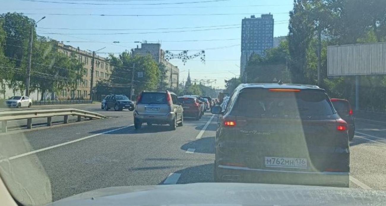 На улицах 9 Января и Ворошилова появятся выделенные полосы после установки 2000 новых знаков
