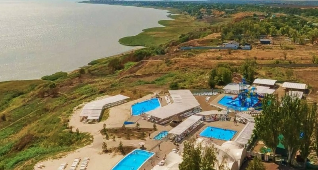 Где отдыхал Евгений Леонов: заброшенный пансионат превратили в курорт с топ-3 бассейном России