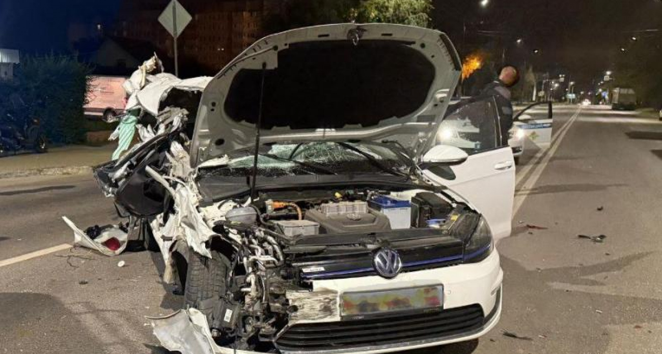 23-летняя сочинка погибла в тройном ДТП: пьяный водитель Volkswagen протаранил фуру в Воронеже