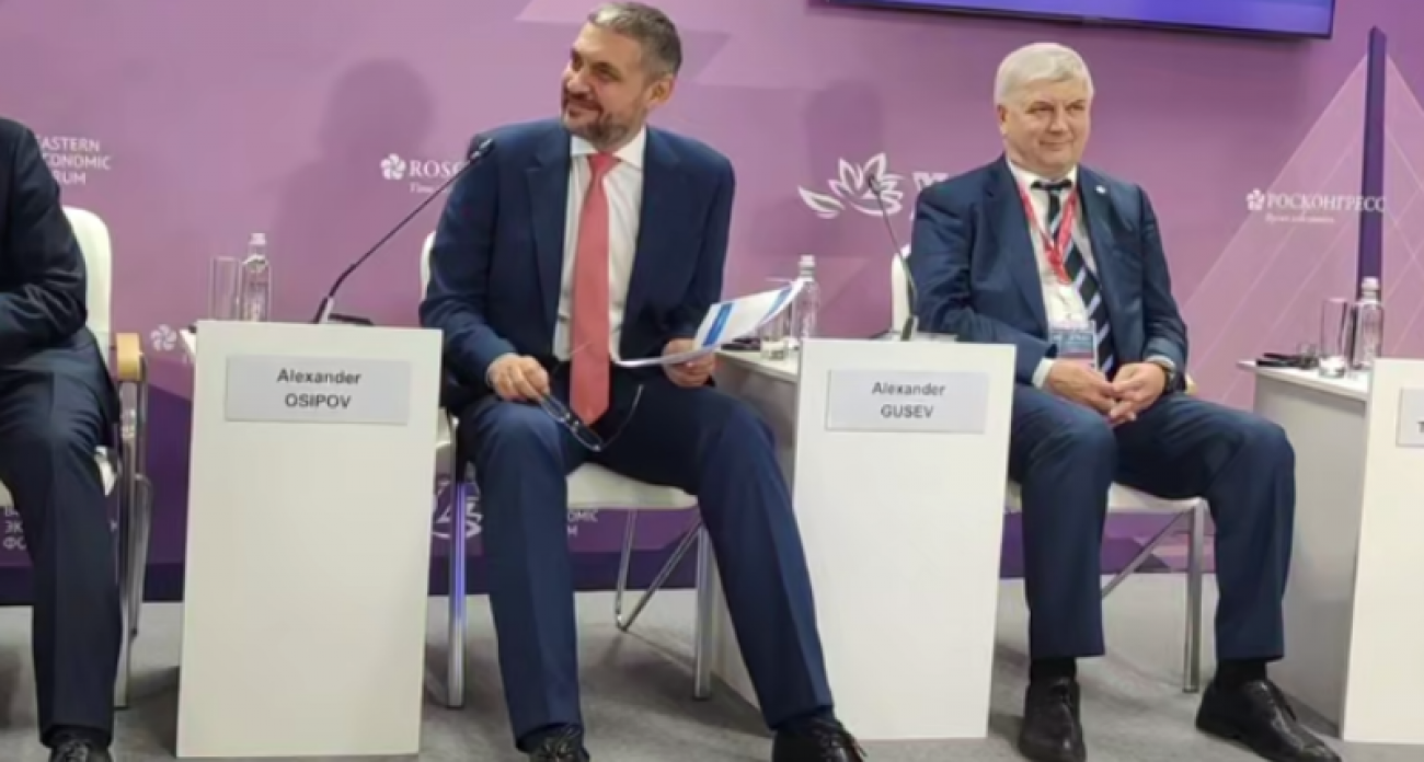 Гусев представил во Владивостоке уникальный воронежский ЭКГ-рейтинг для 115 ответственных компаний
