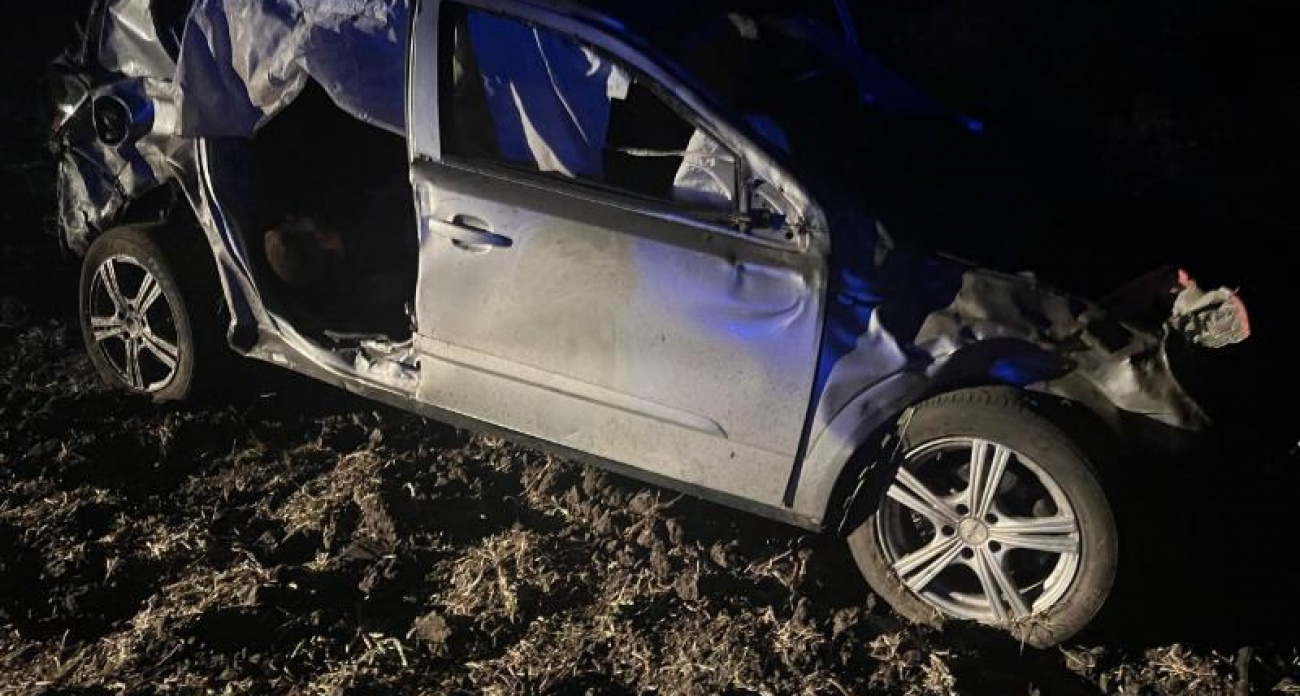 49-летний водитель Opel съехал в кювет: 15-летний пассажир скончался в скорой по пути в больницу