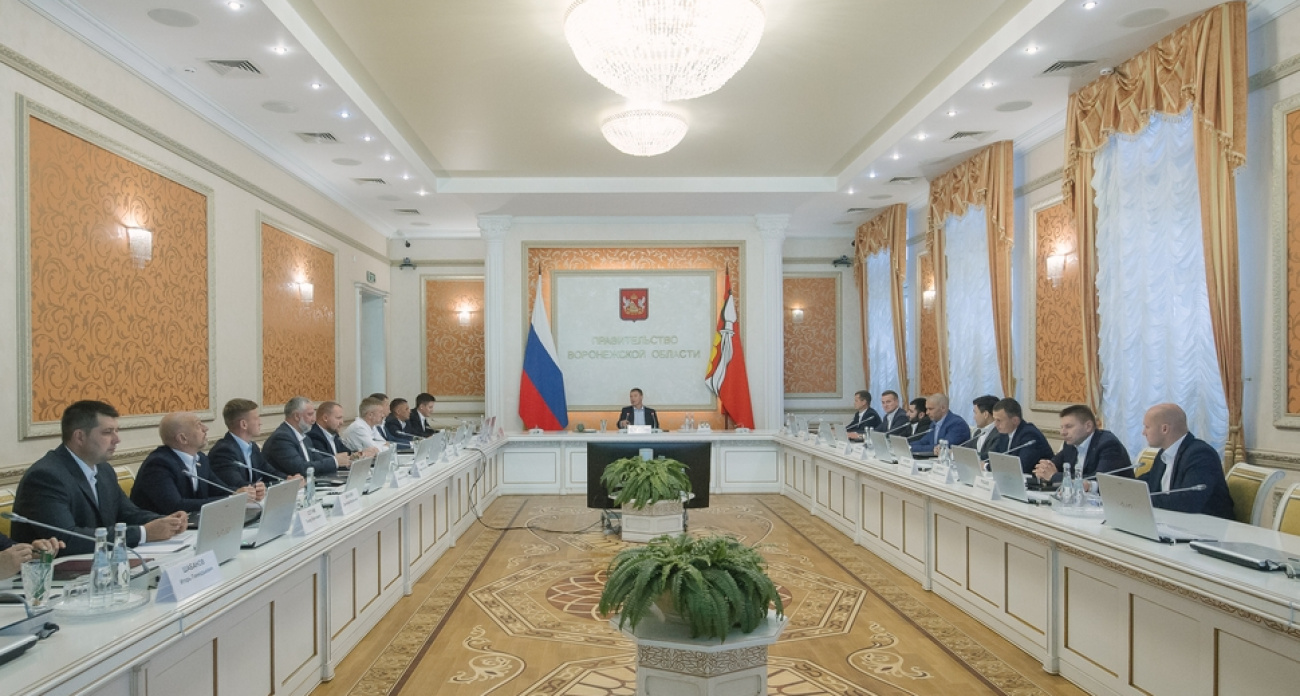 Вице-губернатор Маслов предупредил "Героев земли Воронежской" о деструктивном влиянии на молодежь