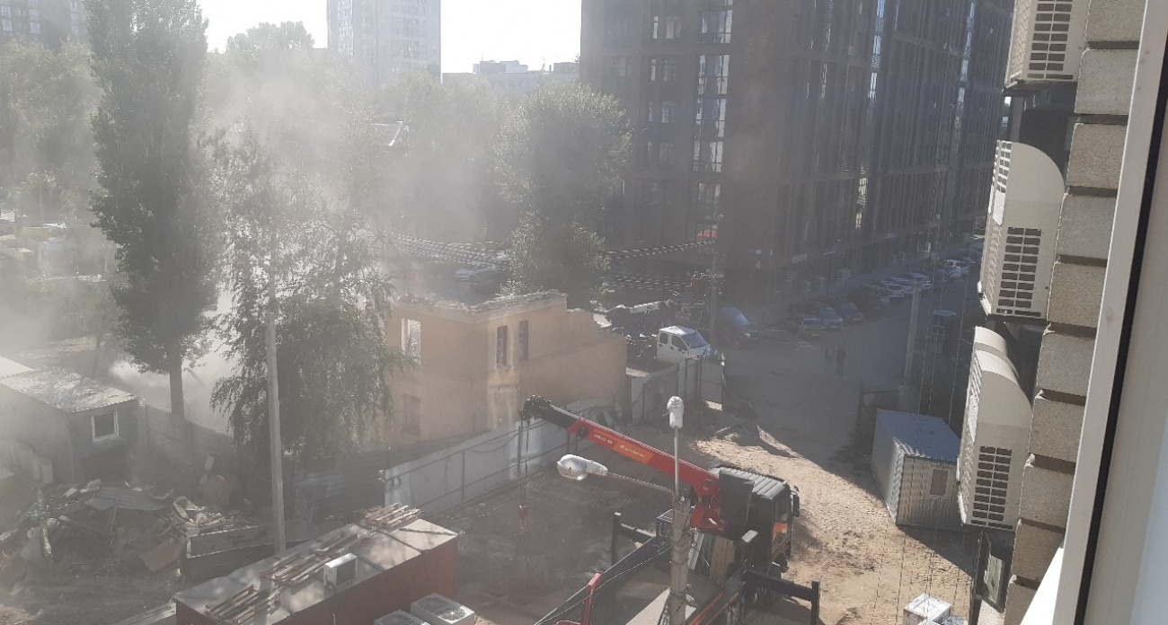 "Развитие" признала невозможность избавить жителей от пыли при сносе шлакоблочного дома