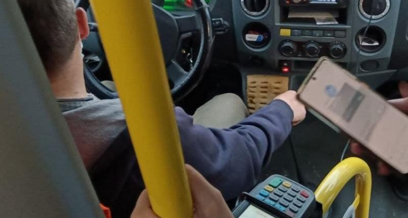 Зарплаты водителей маршруток в Воронеже выросли до 103 тысяч рублей после подорожания проезда