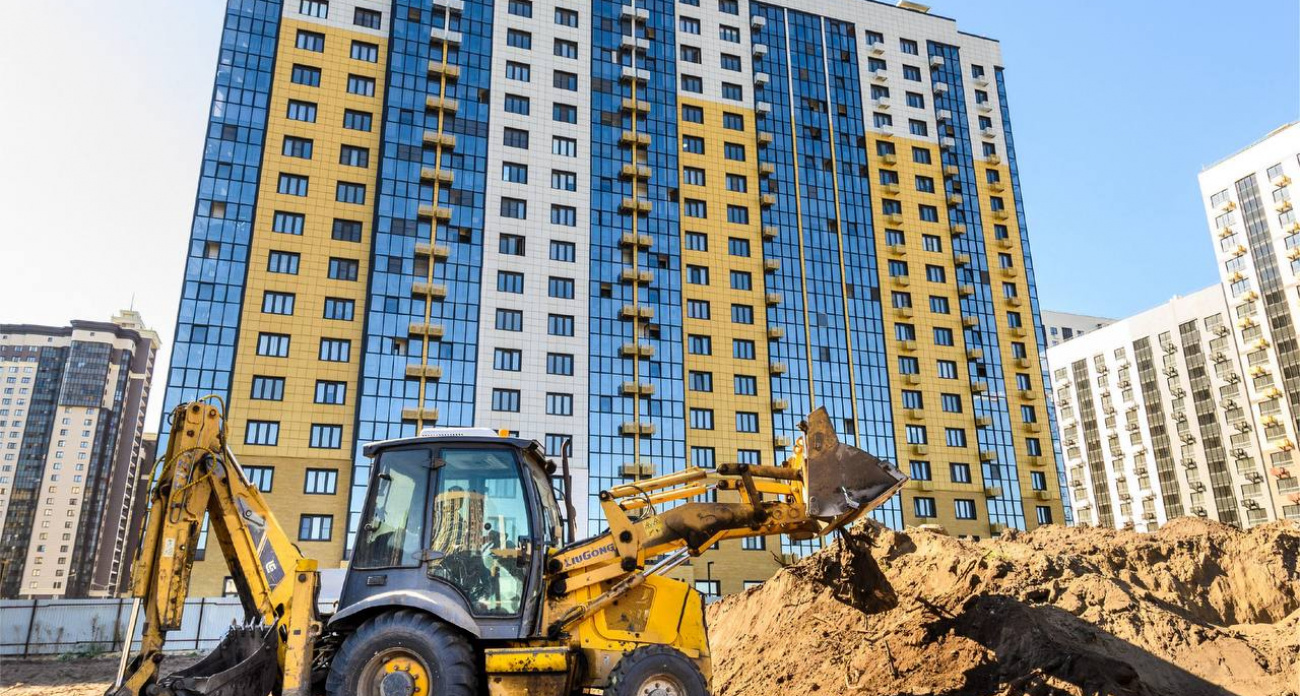 В Воронеже высадят 60 яблонь и 2500 цветов в новом сквере на Пескова