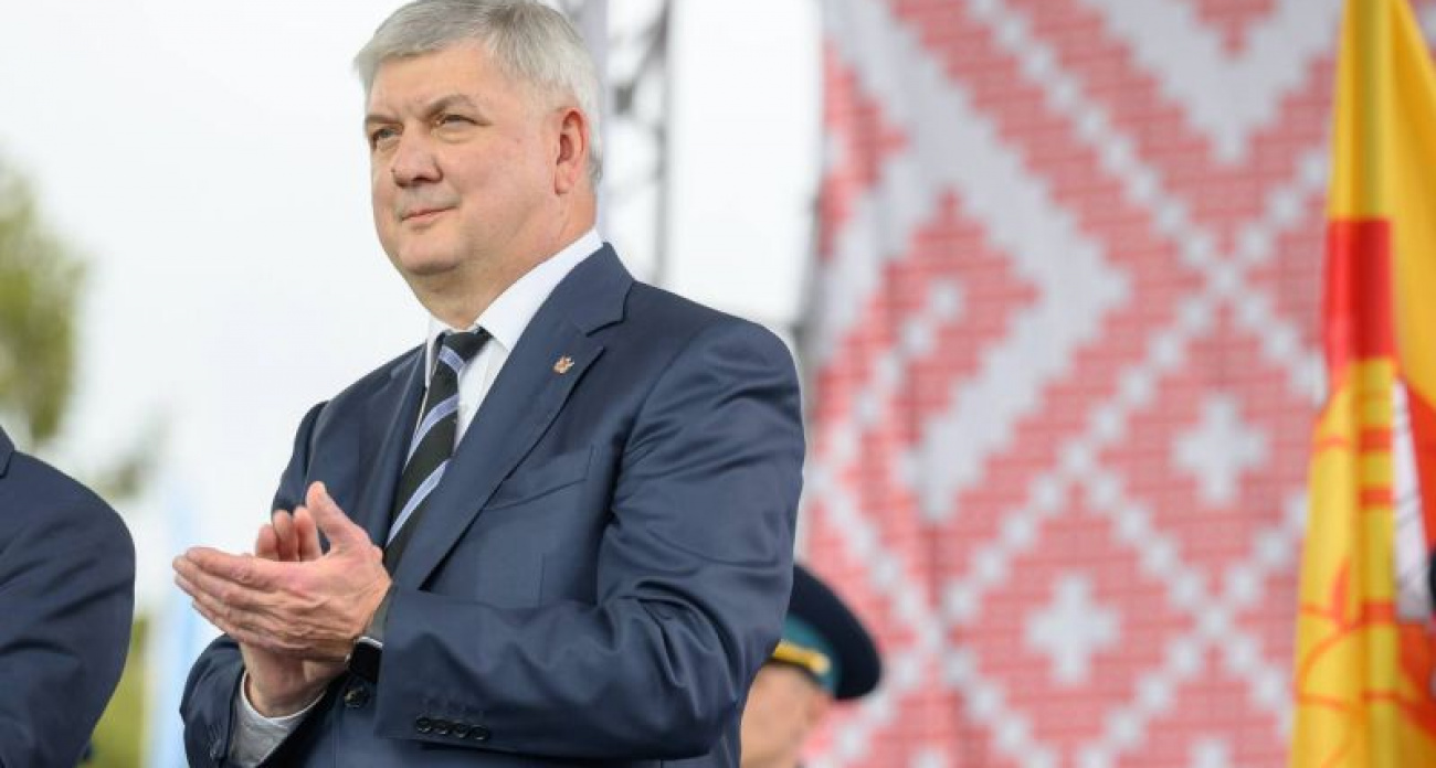 Гусев отказался от мандата №1 и передал его ректору лесотехнического университета