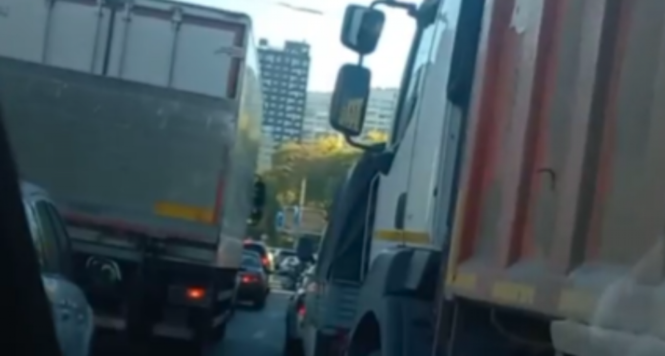 "Ужасно": новая выделенка на Ворошилова парализовала движение до мехзавода в Воронеже