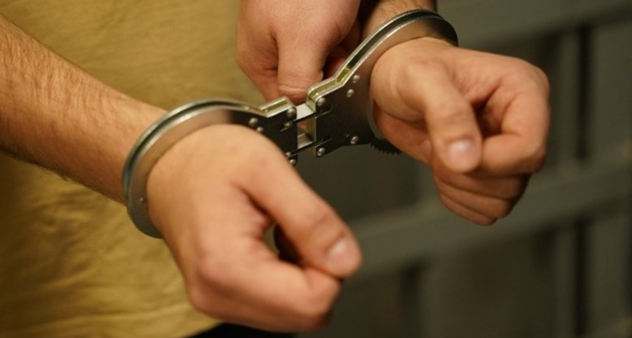 В Воронеже 27-летний рецидивист воспользовался дракой в кафе и сорвал золотую цепочку с 52-летней женщины