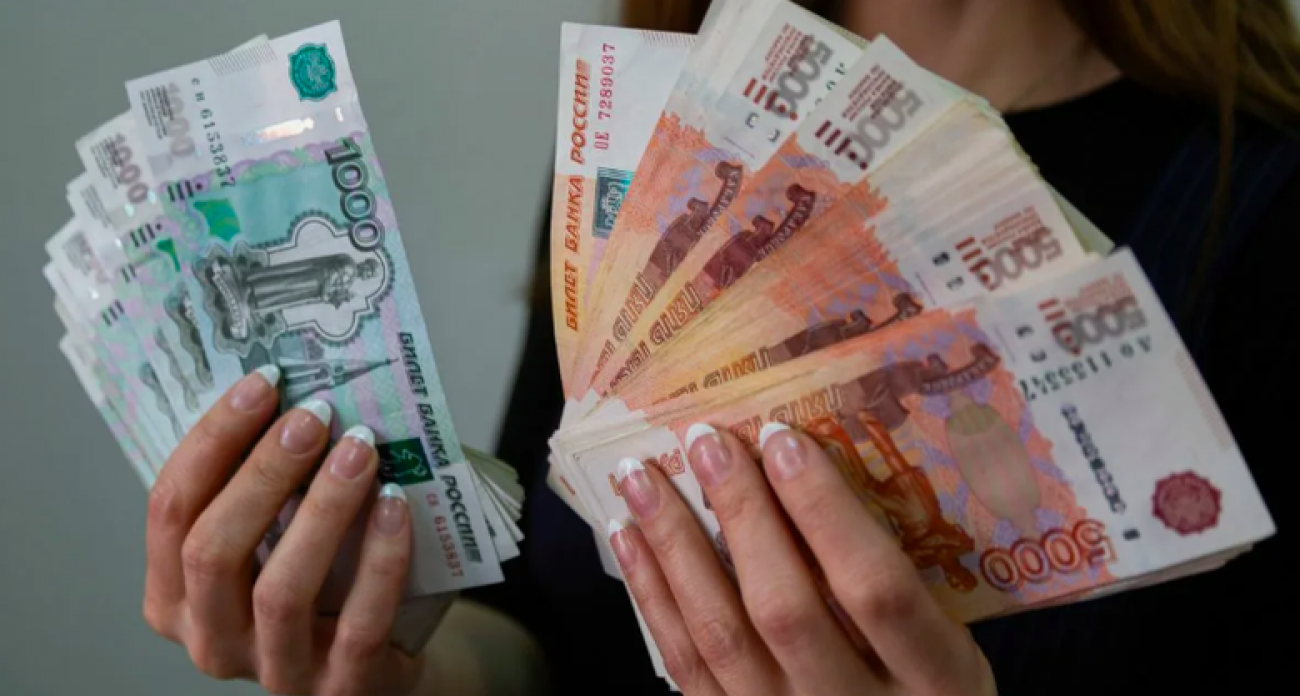 Путин назначил выплаты 10 000 рублей на детей 6-18 лет: подать заявление нужно до 1 декабря