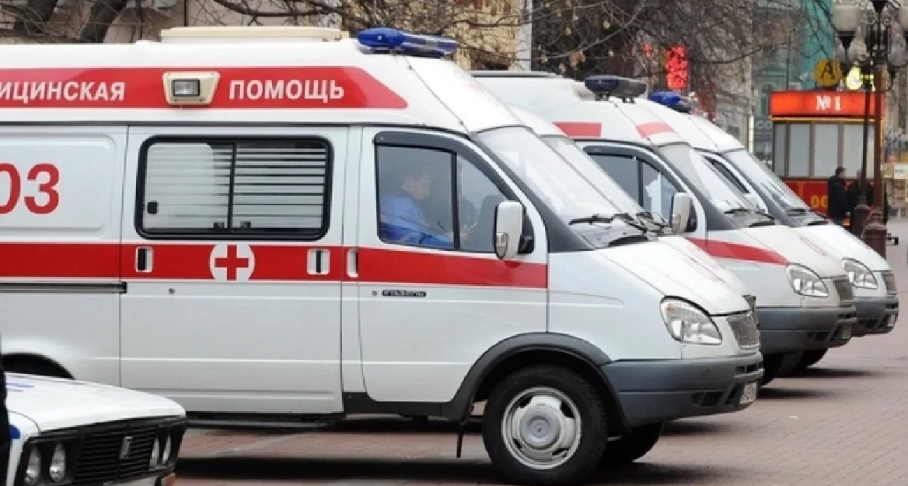 Женщина госпитализирована с ранениями после детонации БПЛА в движущемся автомобиле