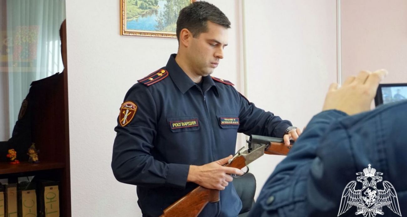 20 стволов изъяли: воронежцев поймали на опасном хранении оружия и просроченных документах