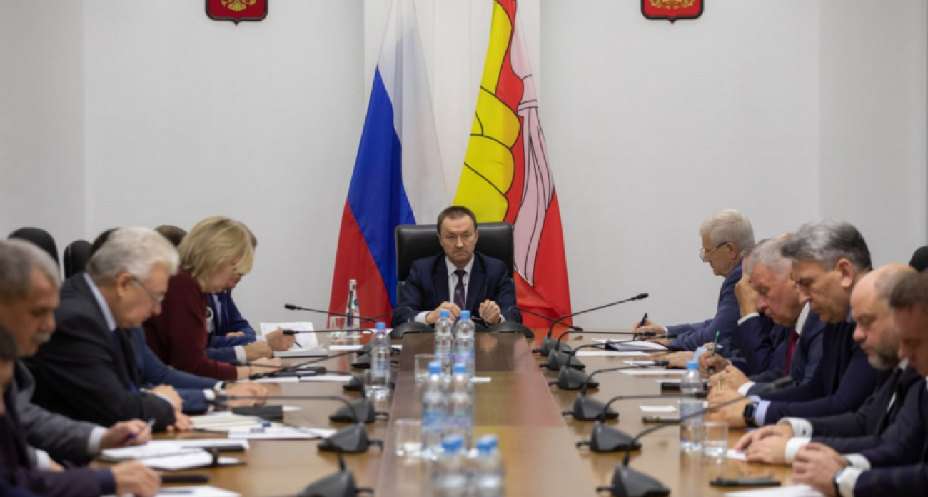 Депутатов Воронежской облдумы за 500 млн в год обяжут открывать рот на заседаниях