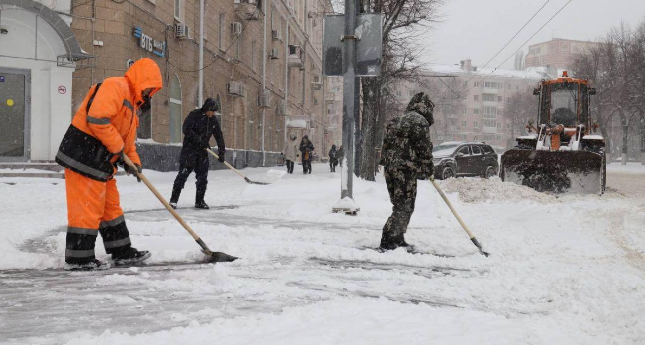 400 млн на технику и 55 тысяч тонн старой пескосмеси: как Воронеж готовится к зиме