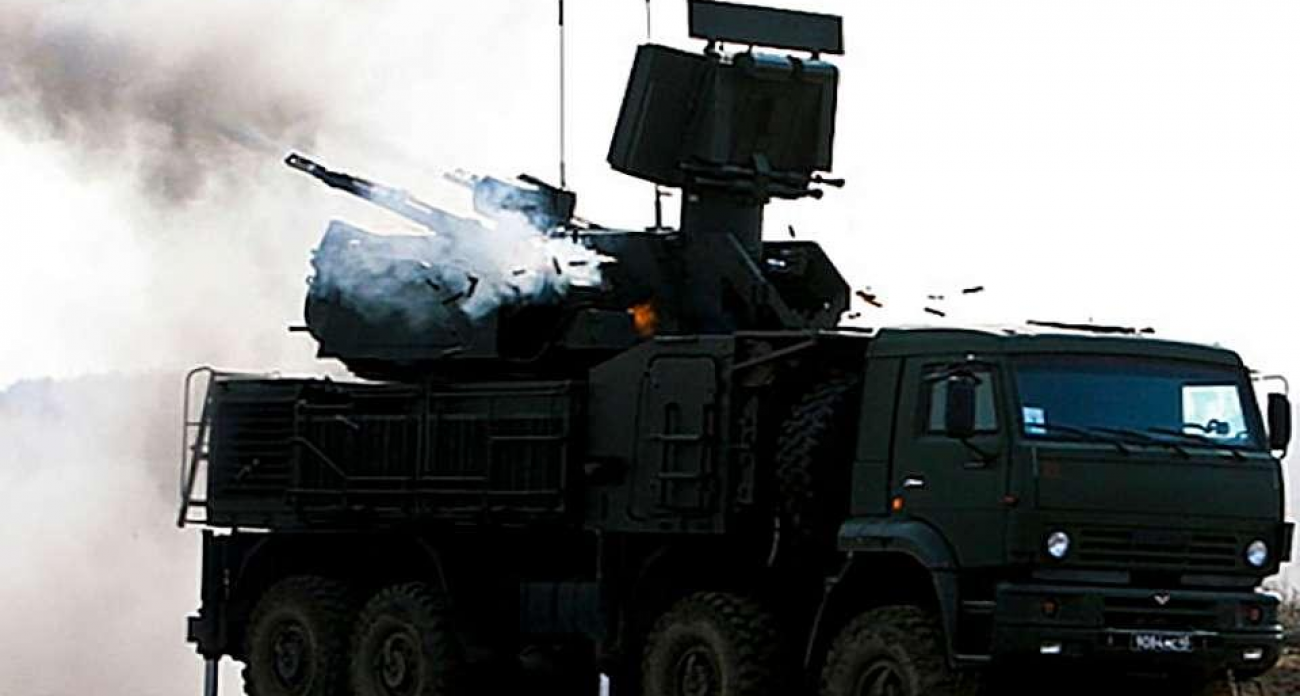 Пять беспилотников над Воронежской областью: осколки повредили административное здание