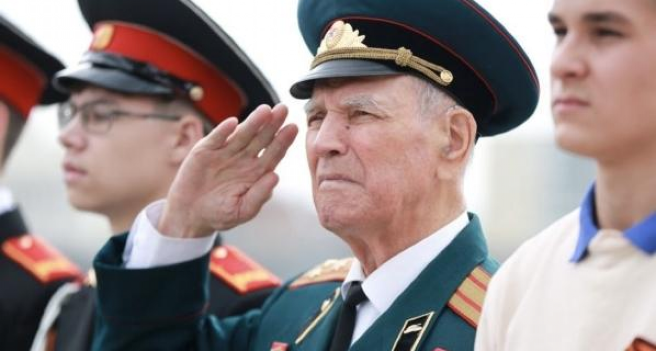 Танкист, выведший штаб из окружения со знаменем: воронежский ветеран отметил 101 год