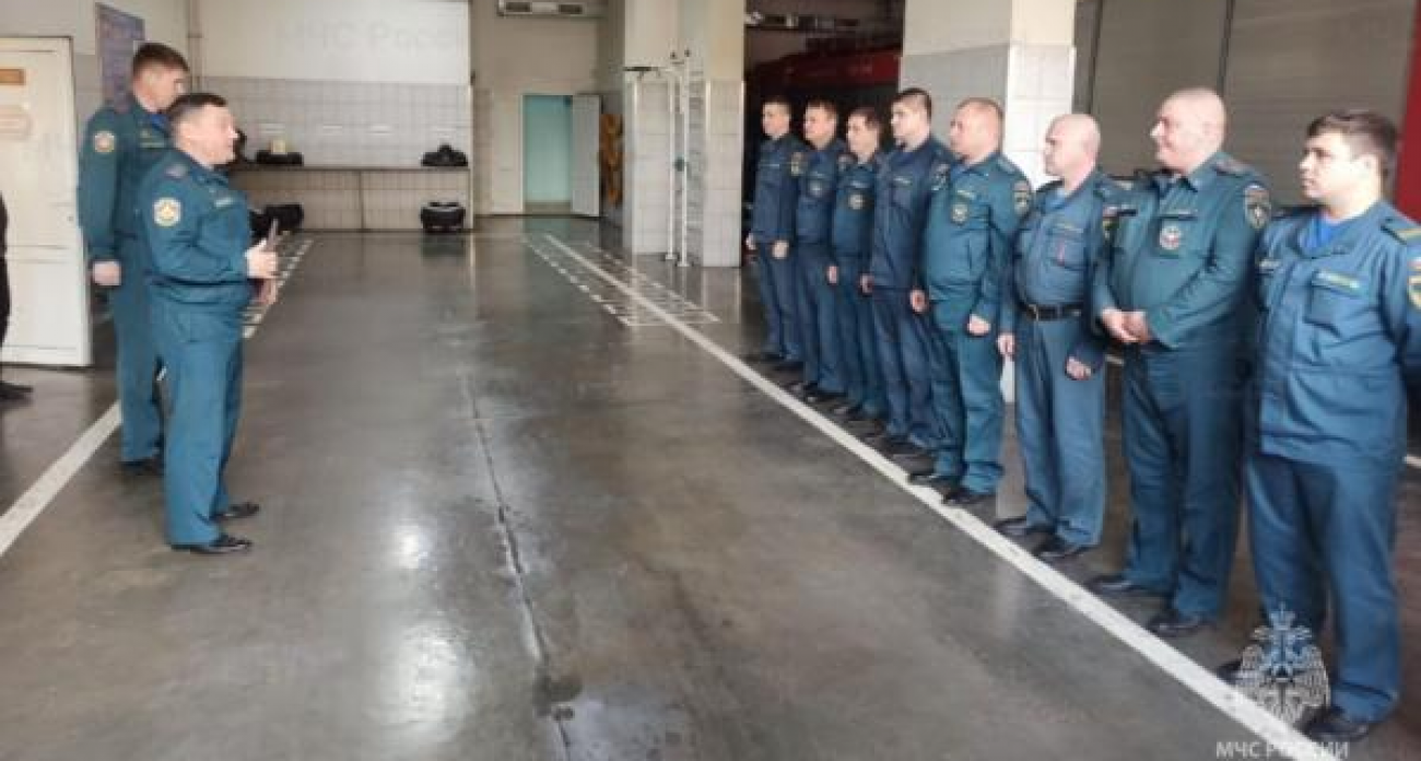 Воронежские пожарные вытащили людей из задымлённых квартир без путей выхода на улице 25 Января