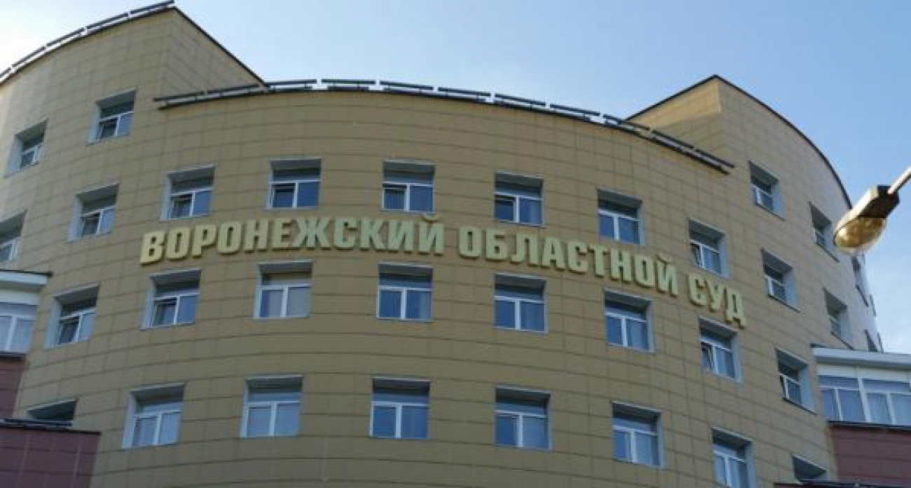 Подшофе разбил стенд и растоптал Георгиевскую ленту: 38-летнему жителю Новой Усмани грозит суд