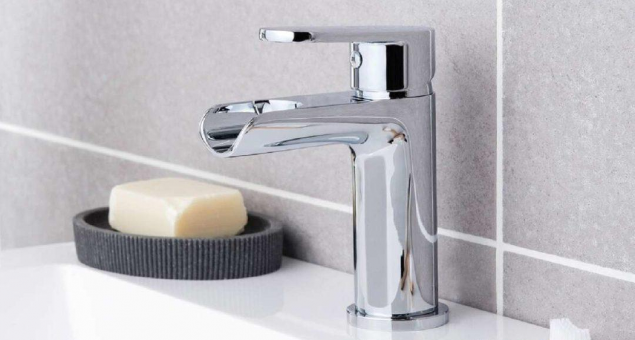 18 ноября без воды: в Воронеже отключат детсад, школу и 16 домов на 4 часа