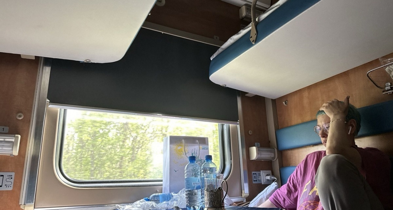 РЖД переделали плацкартные вагоны без верхних полок: какие удобства появились и насколько выросла цена билета