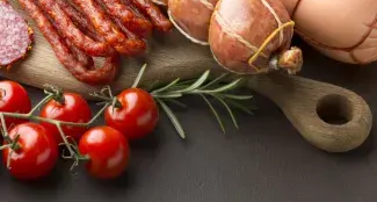 Молочный удар по кошельку: сосиски в Воронеже взлетели до 438 рублей за кило