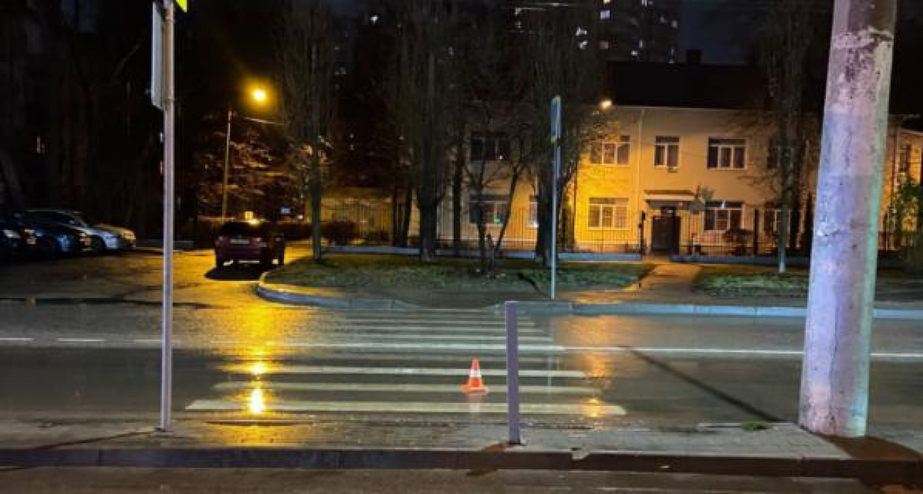 На нерегулируемом переходе: 49-летний водитель сбил 11-летнюю девочку в Воронеже