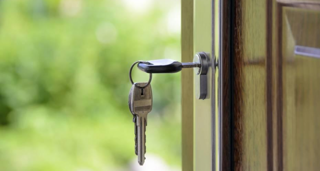 «Бабушкины схемы»: в России введут 7-дневную отсрочку при продаже квартир из-за волны мошенничества