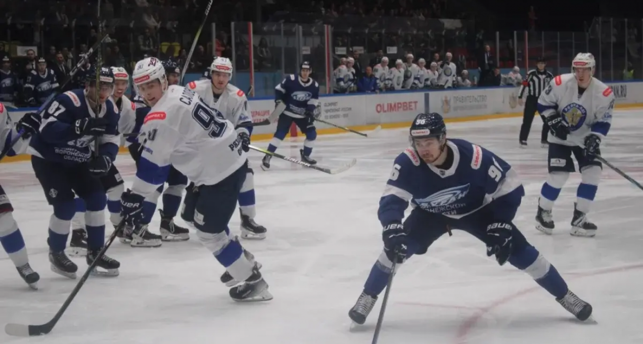 «Буран» отыграл 1:4 и победил в Воронеже: шесть удалений решили исход драмы