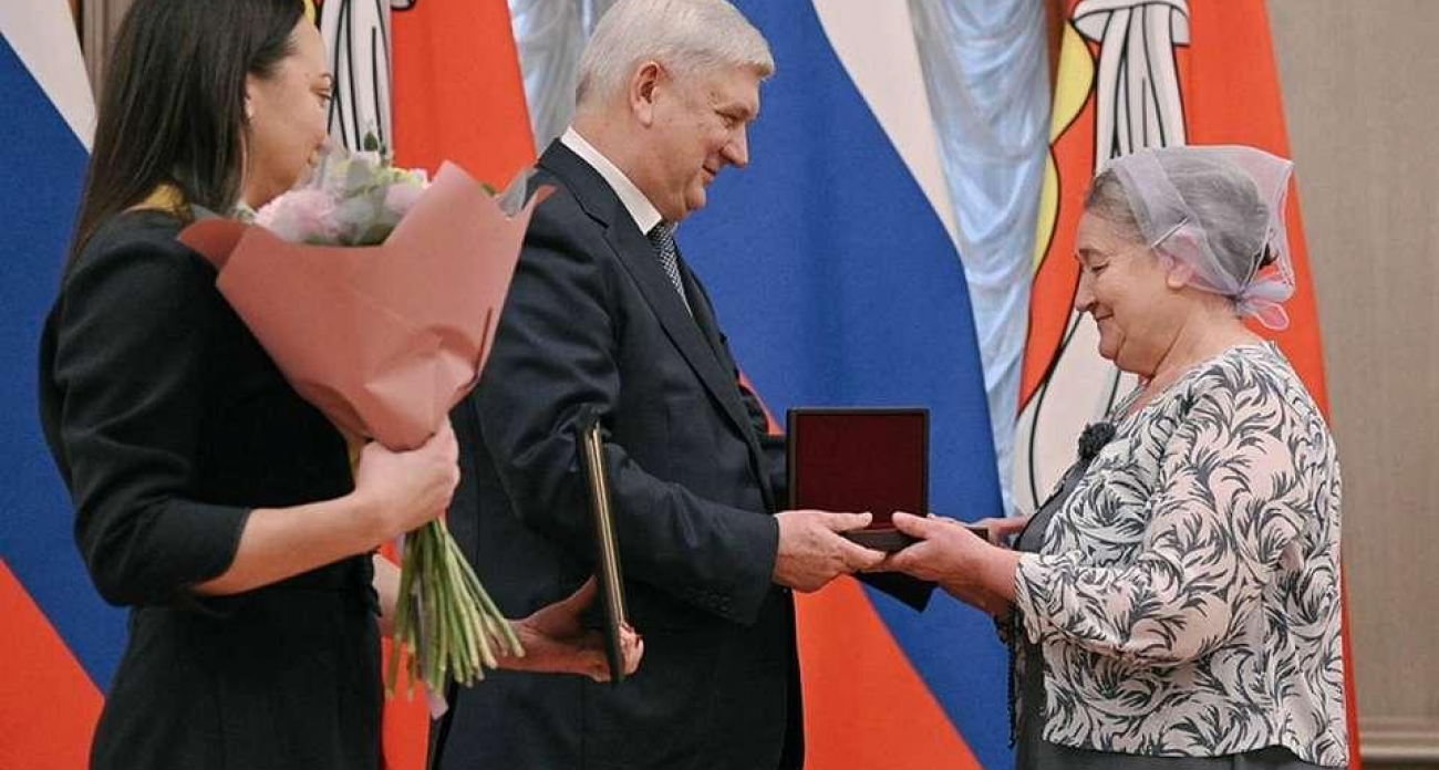 Губернатор Воронежа назвал многодетные семьи «родительским подвигом» на церемонии ко Дню матери
