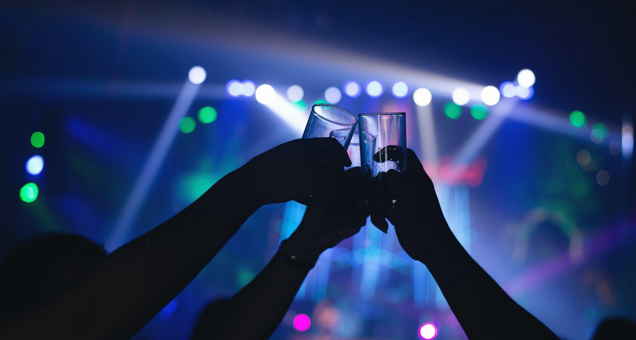 Рейд по ночным клубам Воронежа: семеро пьяных школьников и 47 нарушений за ночь