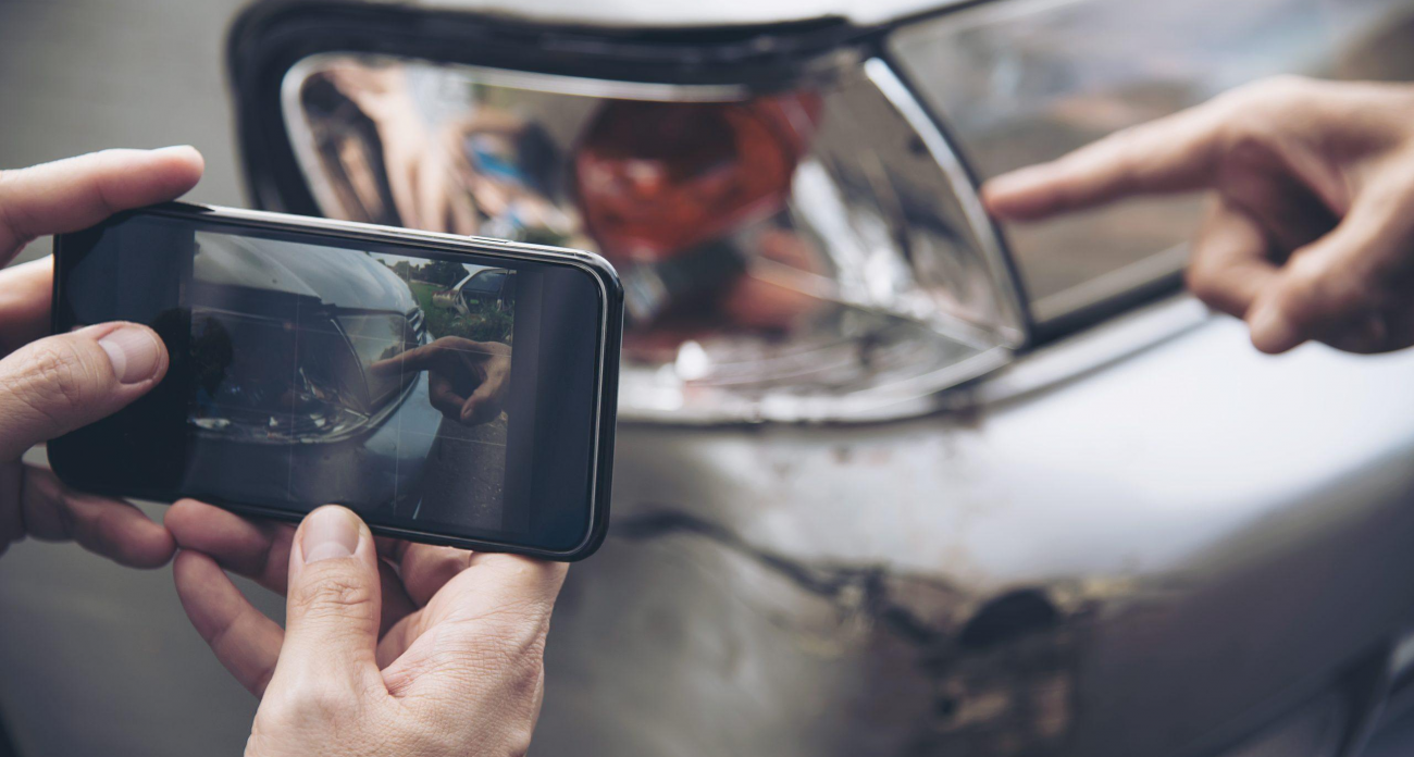 Час ночной пальбы: две девушки расстреливали из пневматики машины во дворе на Суворова