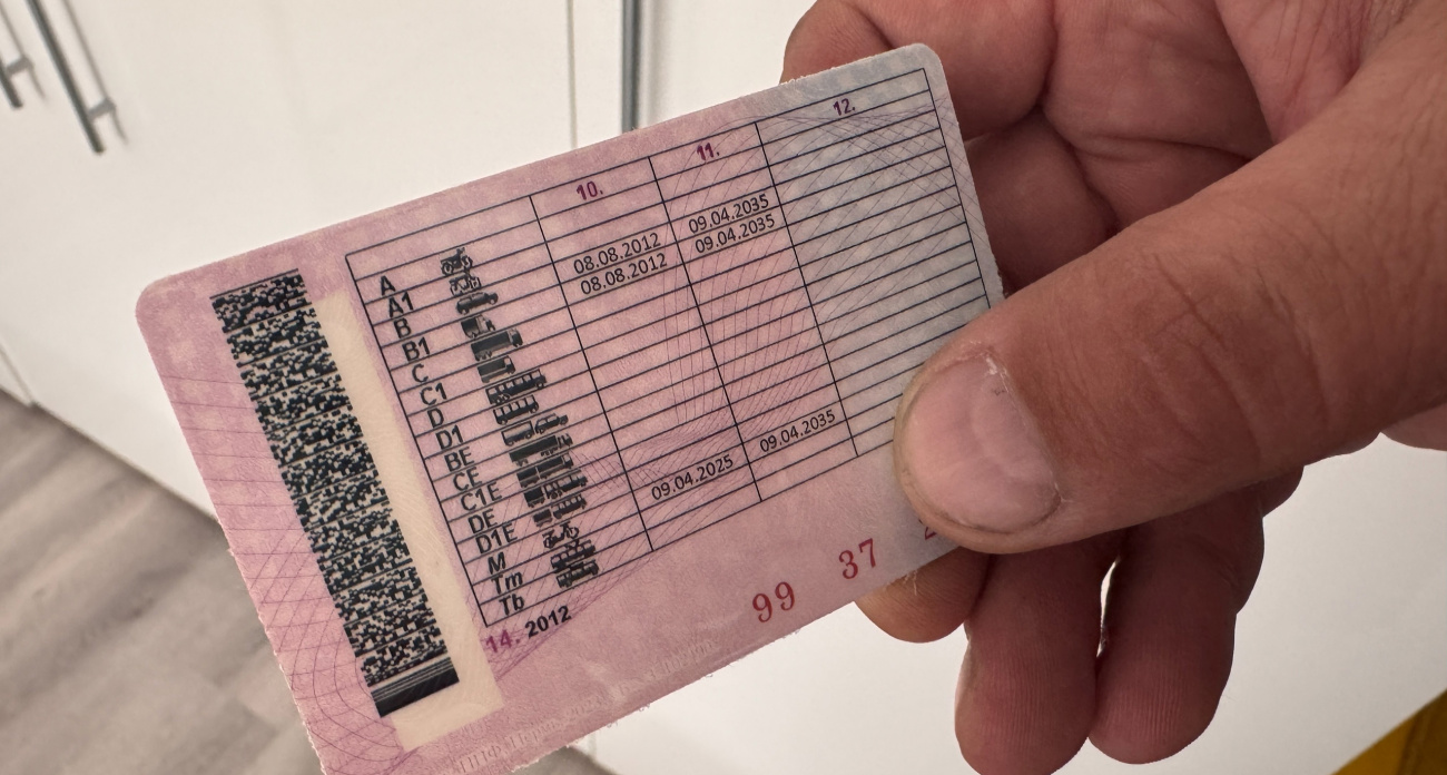 Водительские права в 2025-2026: кому срочно в ГИБДД, а кому ждать автоматического продления