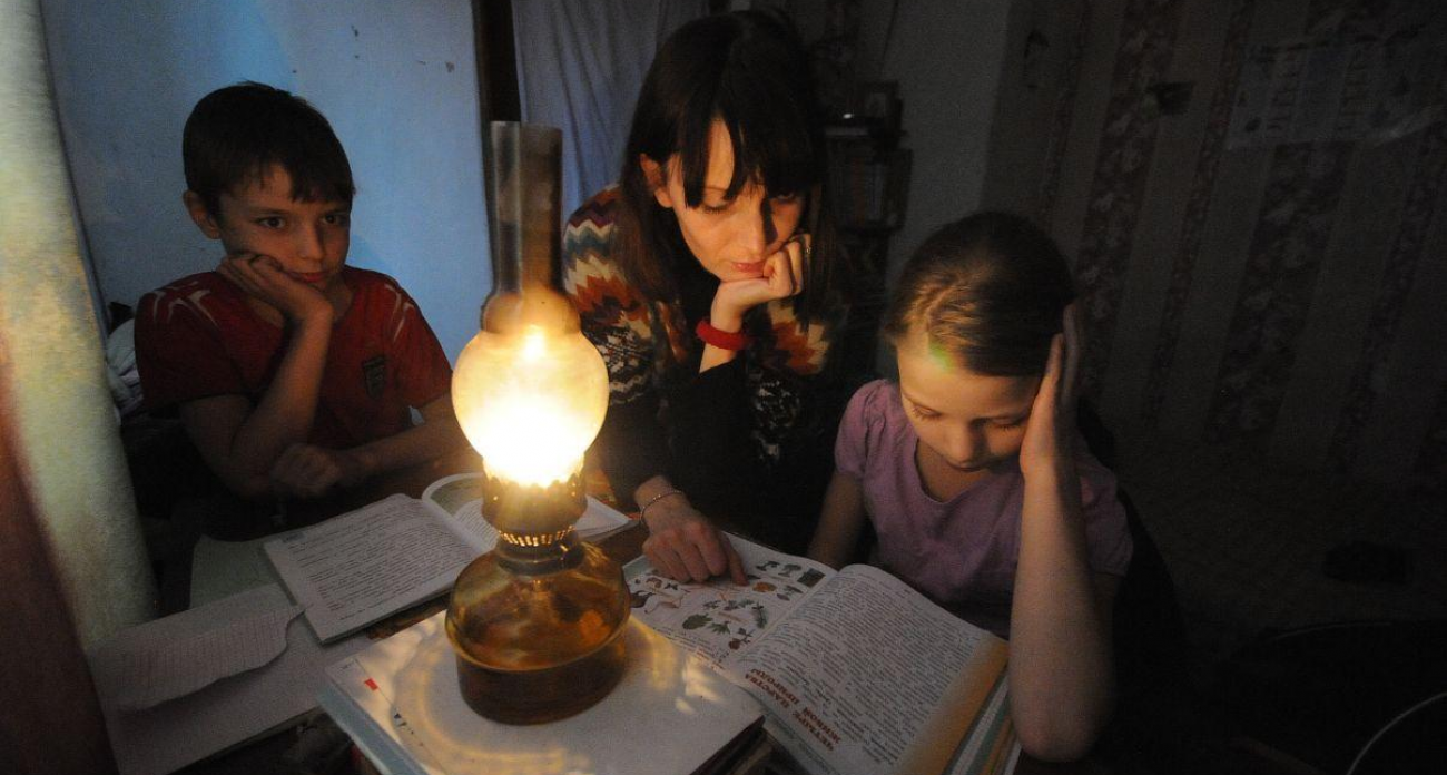 Взрыв над Воронежем погрузил правый берег во тьму: горожане жгут свечи