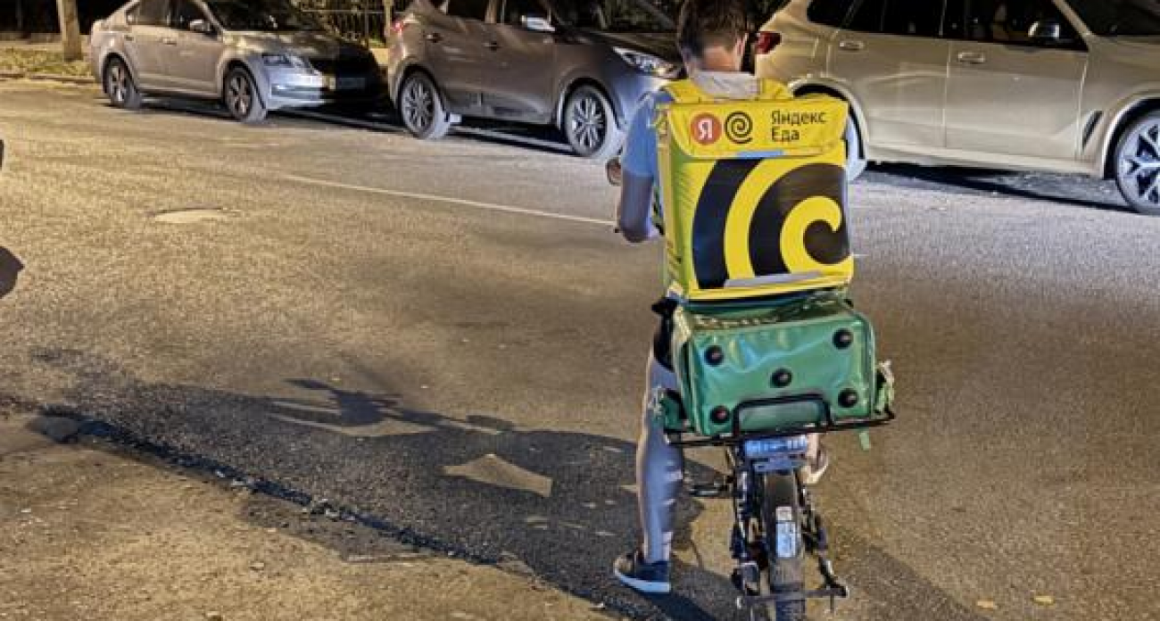 Зарплаты курьеров в Воронежской области взлетели на 140,6 тысячи рублей при росте вакансий на 26%