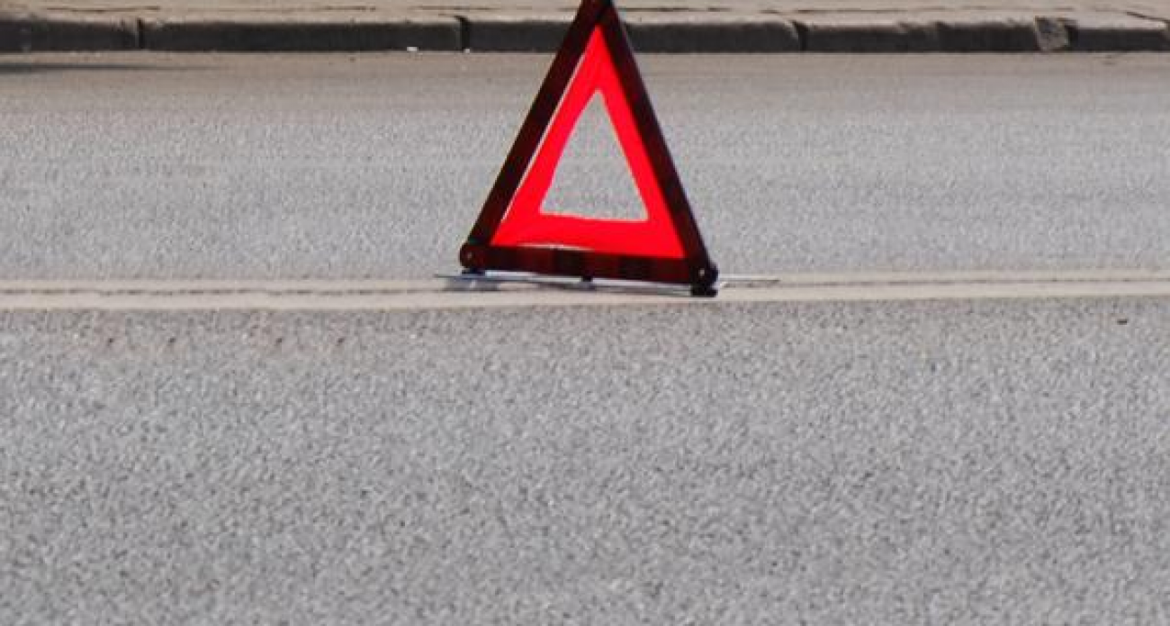 Три машины столкнулись под Воронежем: спасатели извлекали водителя 60 минут